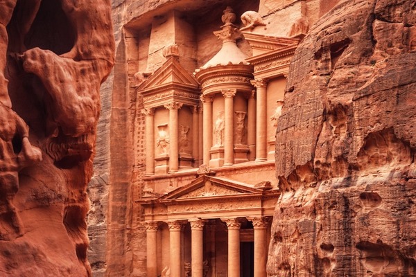 SKRIVNOSTNA JORDANIJA