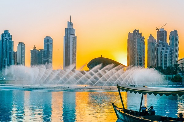 OSUPLJIVI DUBAJ IN FANTASTIČNI ABU DHABI
