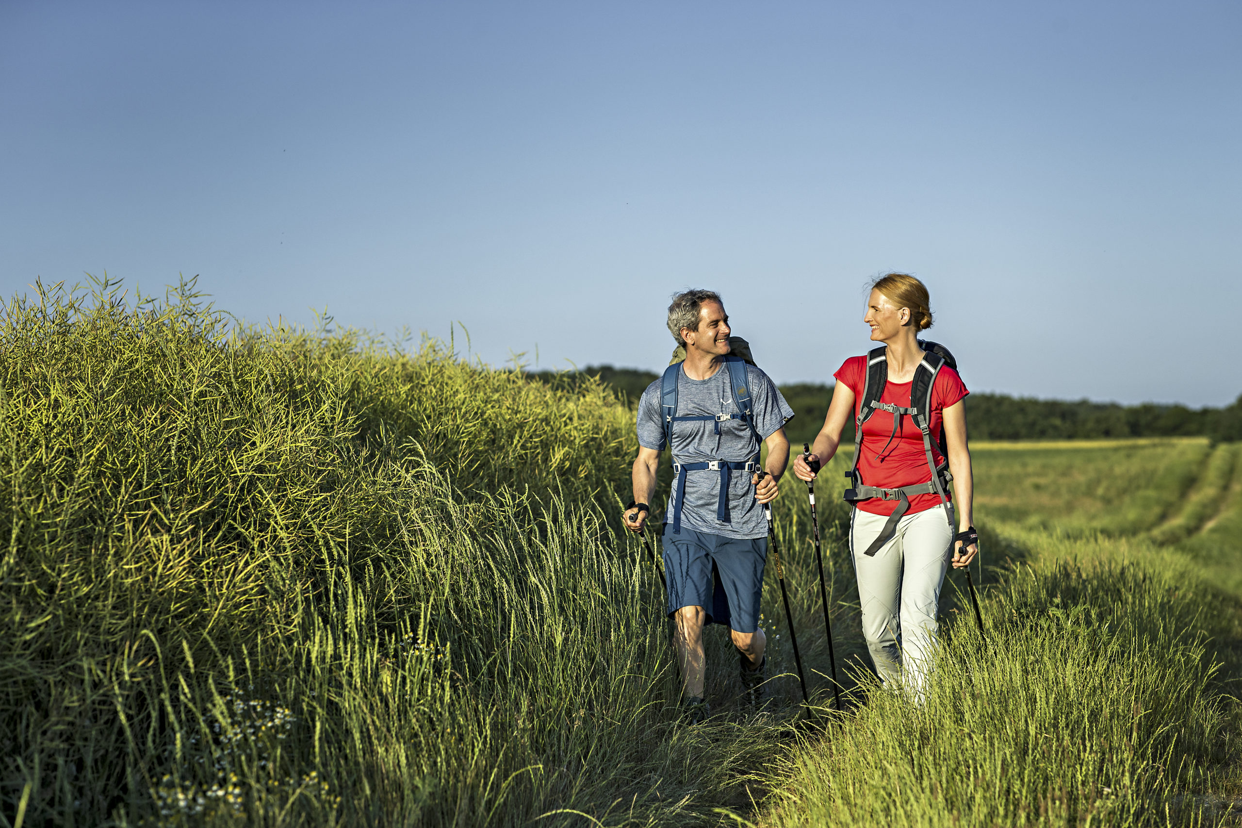 Couple_hiking_Goricko_02_T3_fotoBD_2019