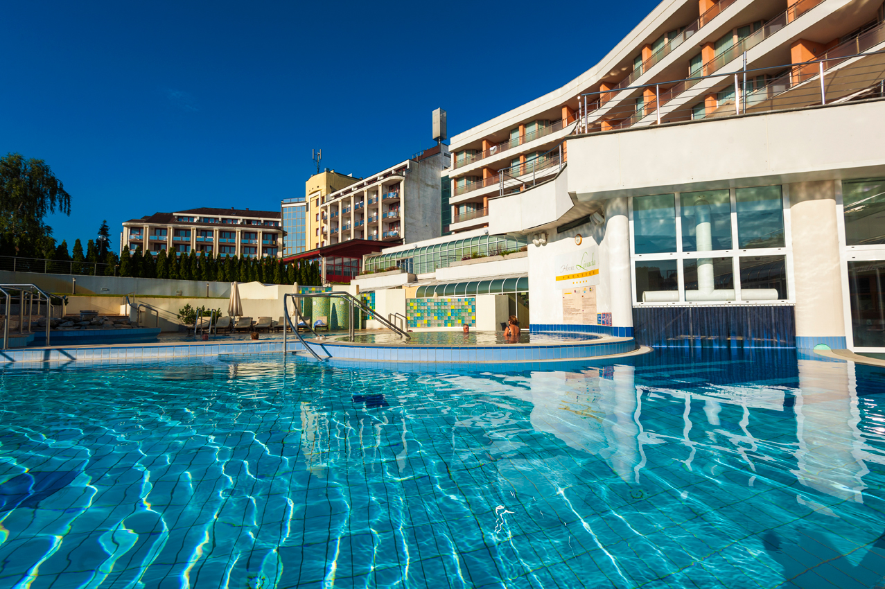 Outdoor-pool_03_Hotel-Livada-Prestige_T3000_Foto-ZV_09-14_low res