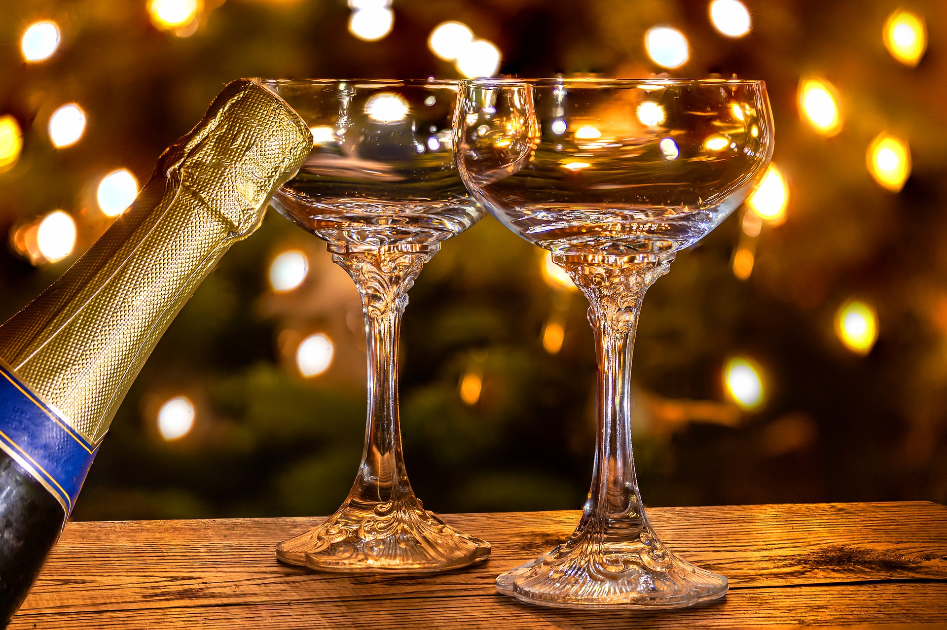 champagne-glasses-4731532_1920