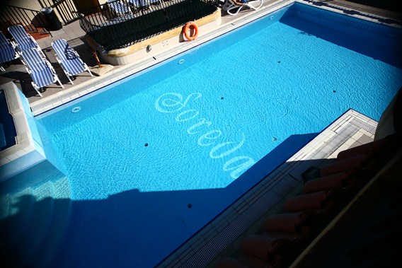 020 Roof Pool