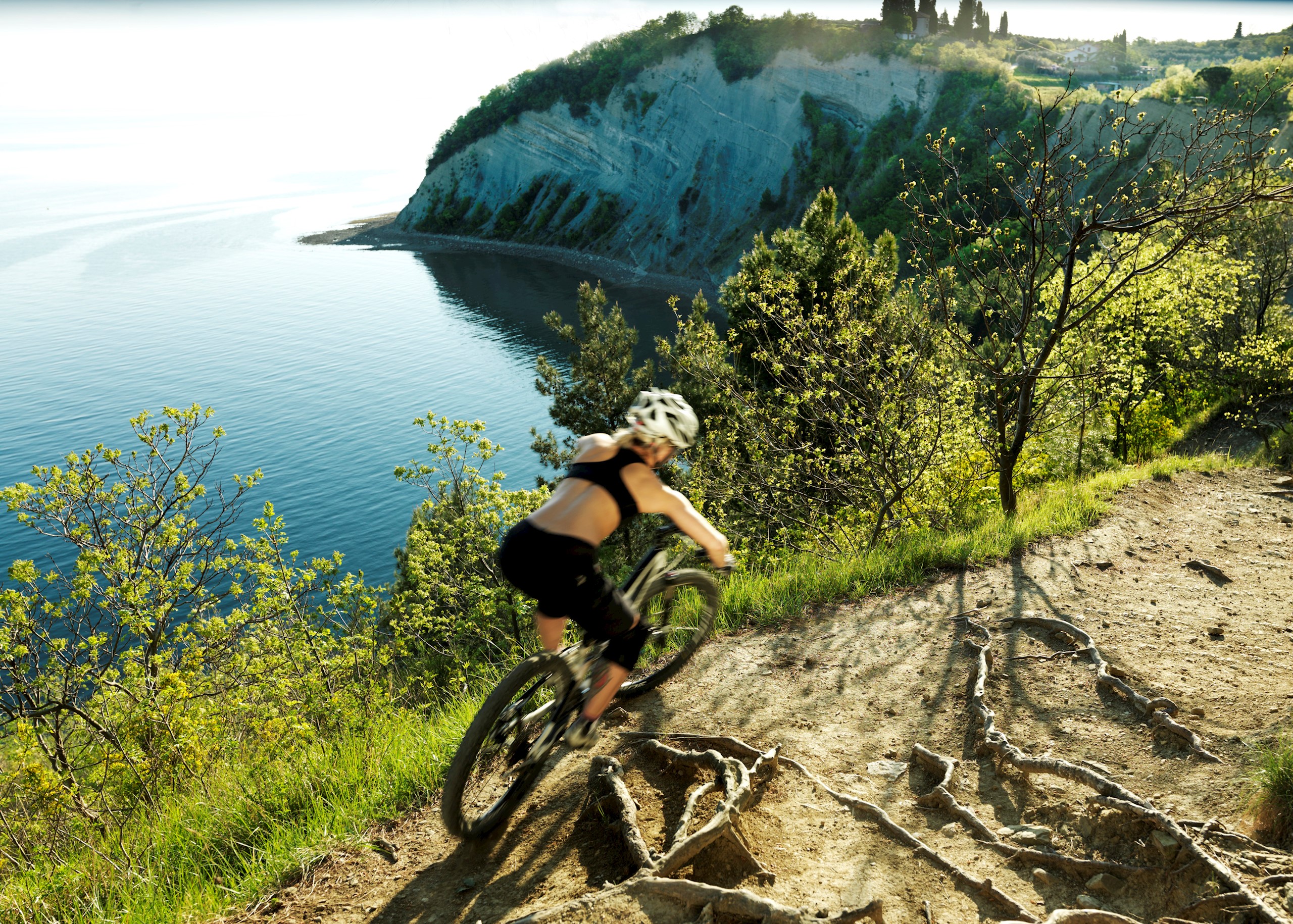 action-set-cycling-moon-bay-woman-in-action