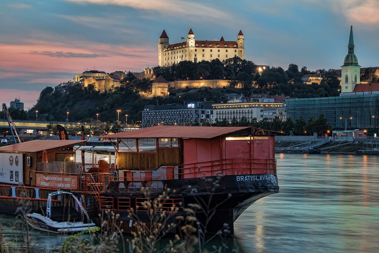 bratislava-3641287_1280