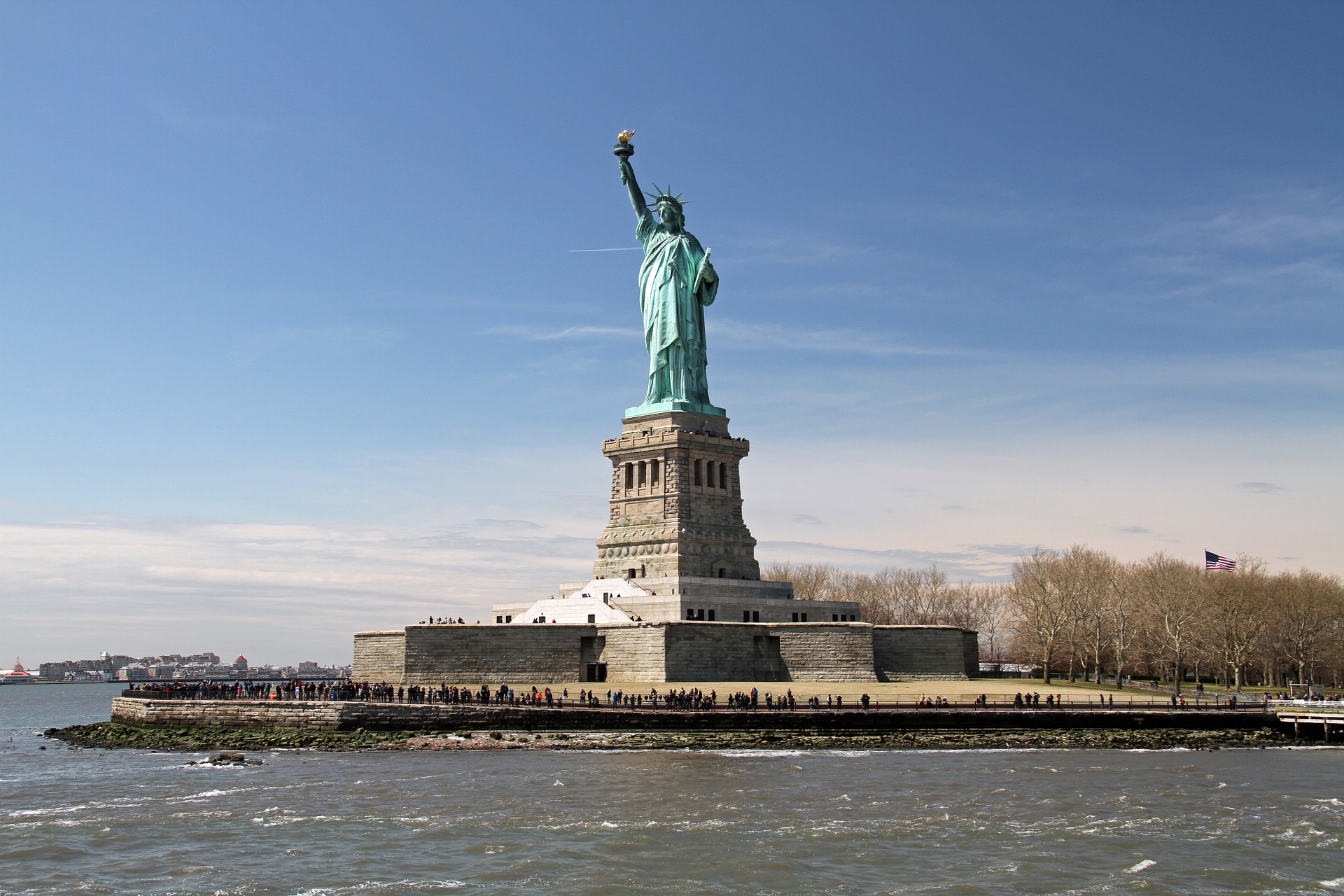 statue-of-liberty-1392273_1920