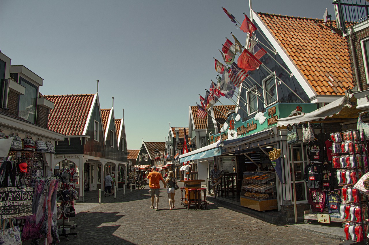 volendam-5353100_1280